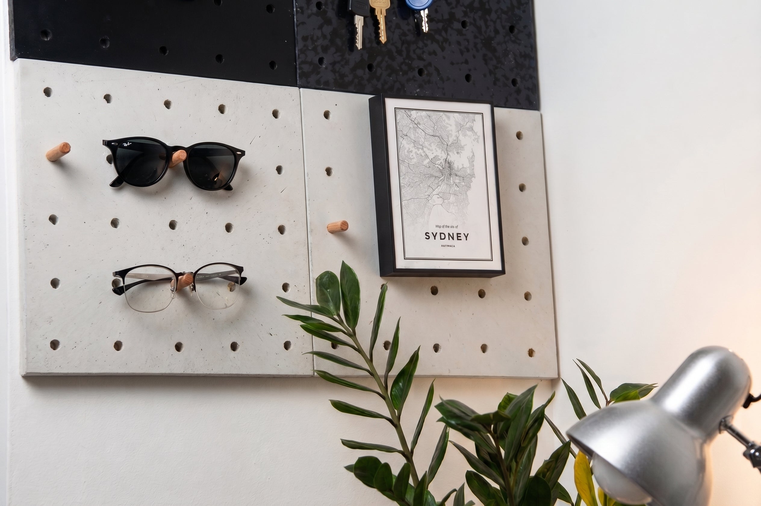 Pegboard organizador instalado em uma parede