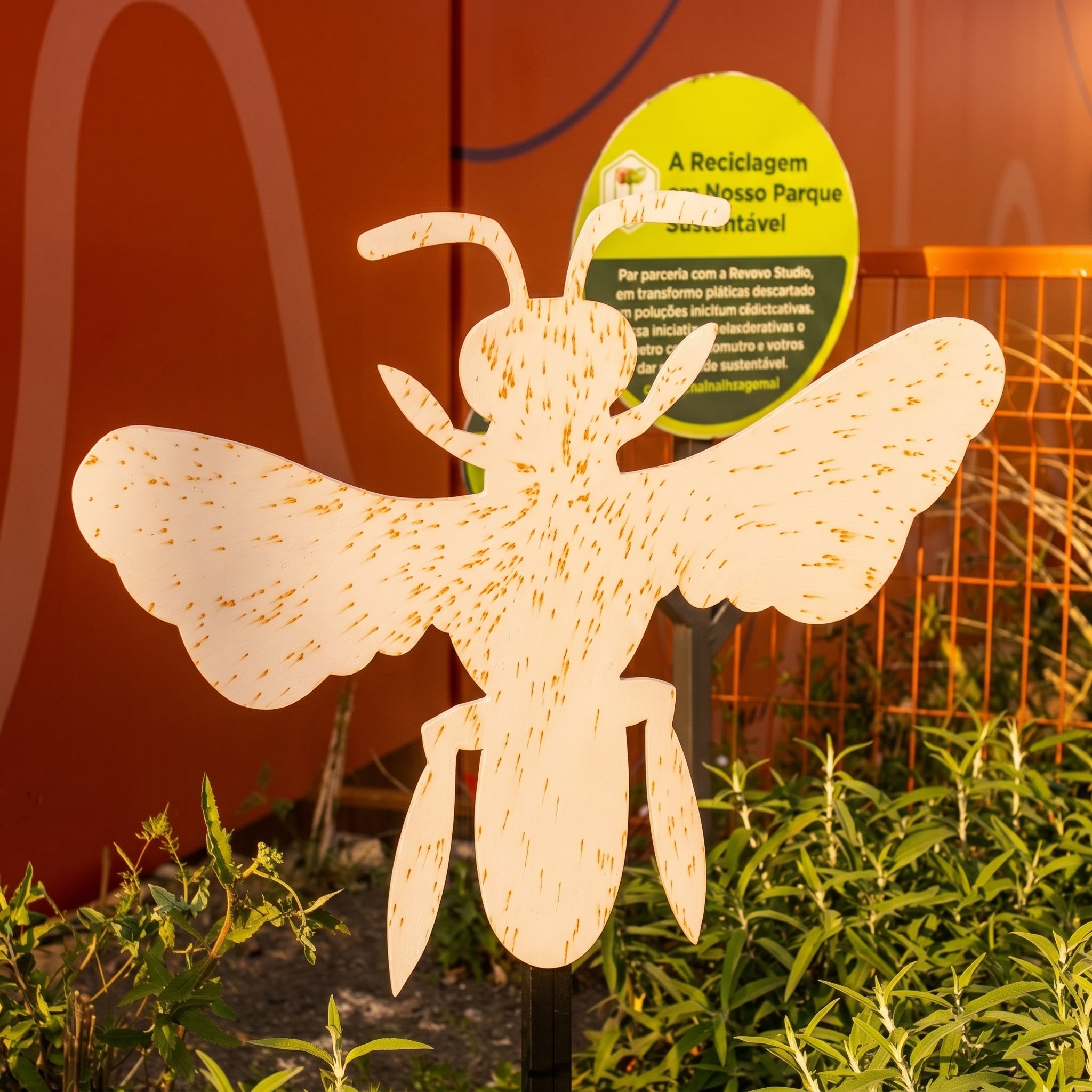 Escultura Abelha personalizada